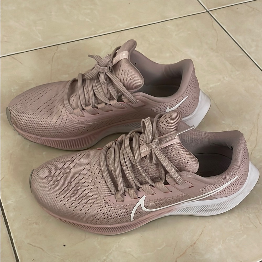 Nike Pegasus 38 Sz 6.5